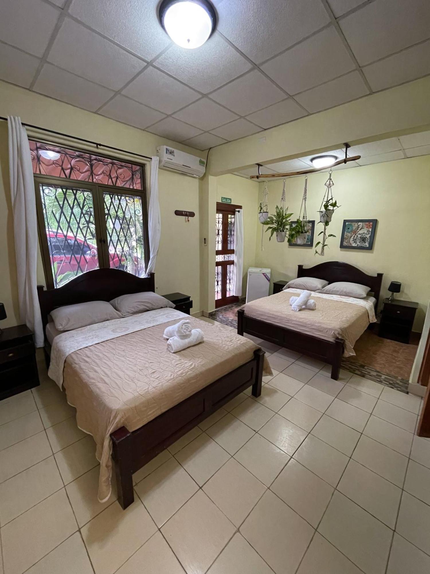 Hostel Kimmell / Hostal Familiar La Casita De Los Kimmell Лас-Таблас Экстерьер фото